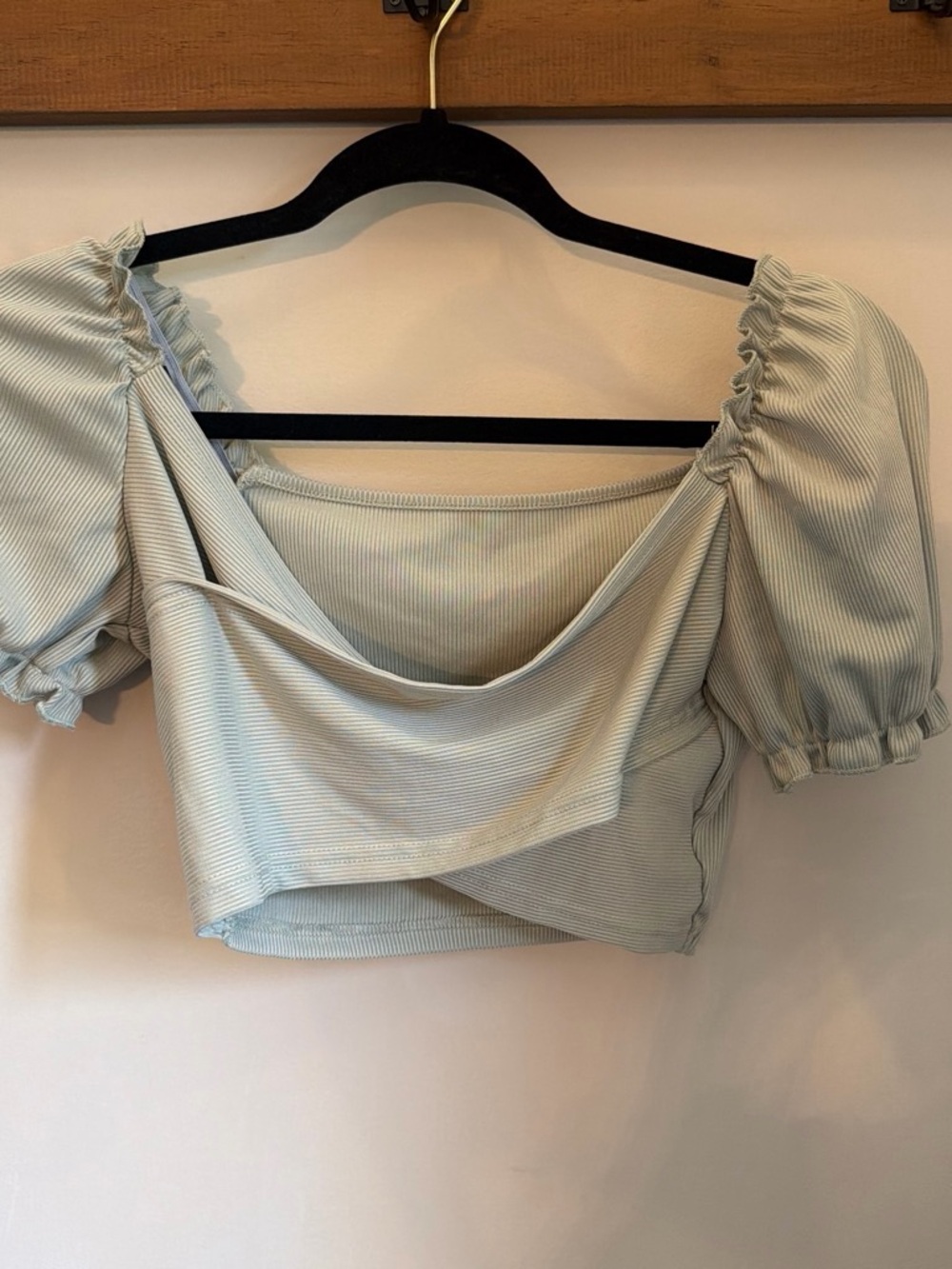 SHEIN Light Sage Green Ribbed Puff Sleeve Draped Crop Top